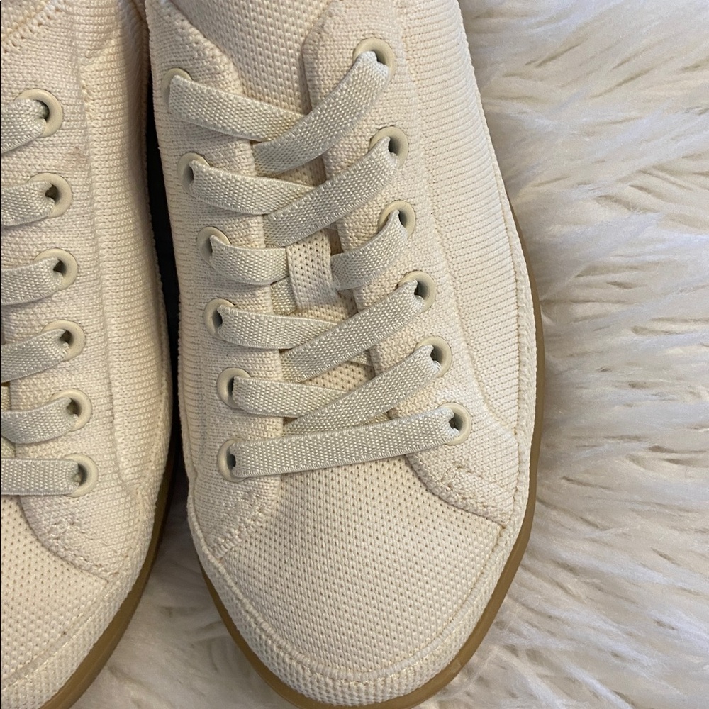 Vionic Women's Cream Canvas Sneakers size 7 excellent condition - Picture 2 of 8